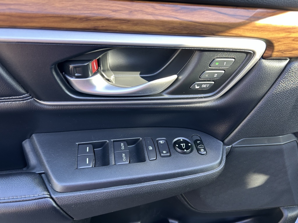 2018 Honda CR-V Touring photo 10