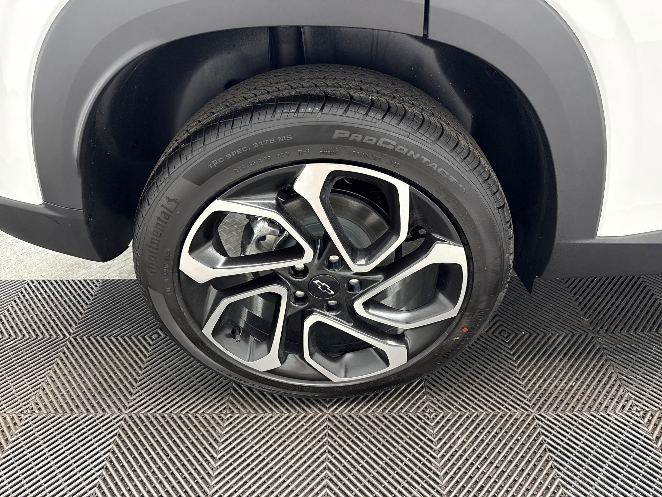 2025 Chevrolet Trax photo 11