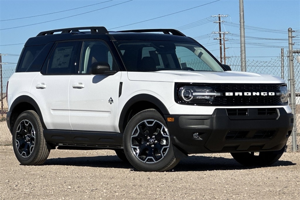 2025 Ford Bronco Sport Outer Banks photo 2