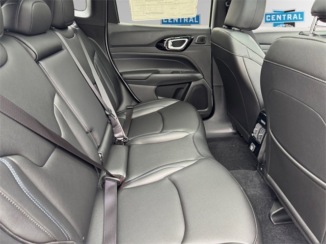 2025 Jeep Compass Limited photo 12