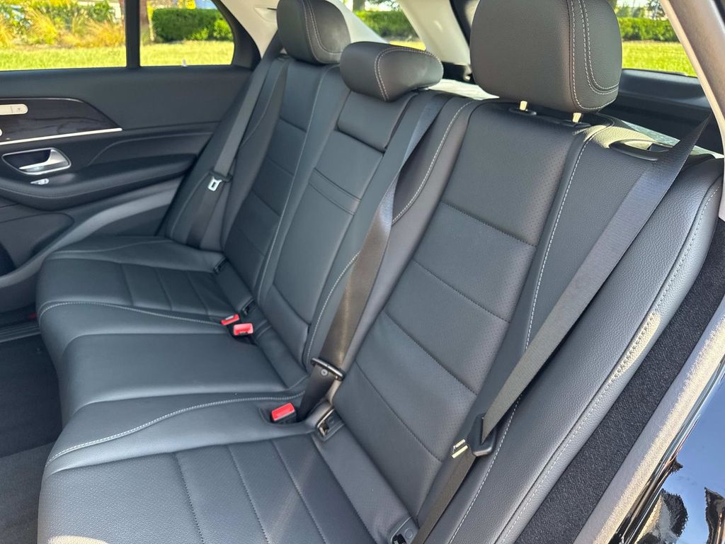 2026 Mercedes Benz GLE 450e 4MATIC photo 13