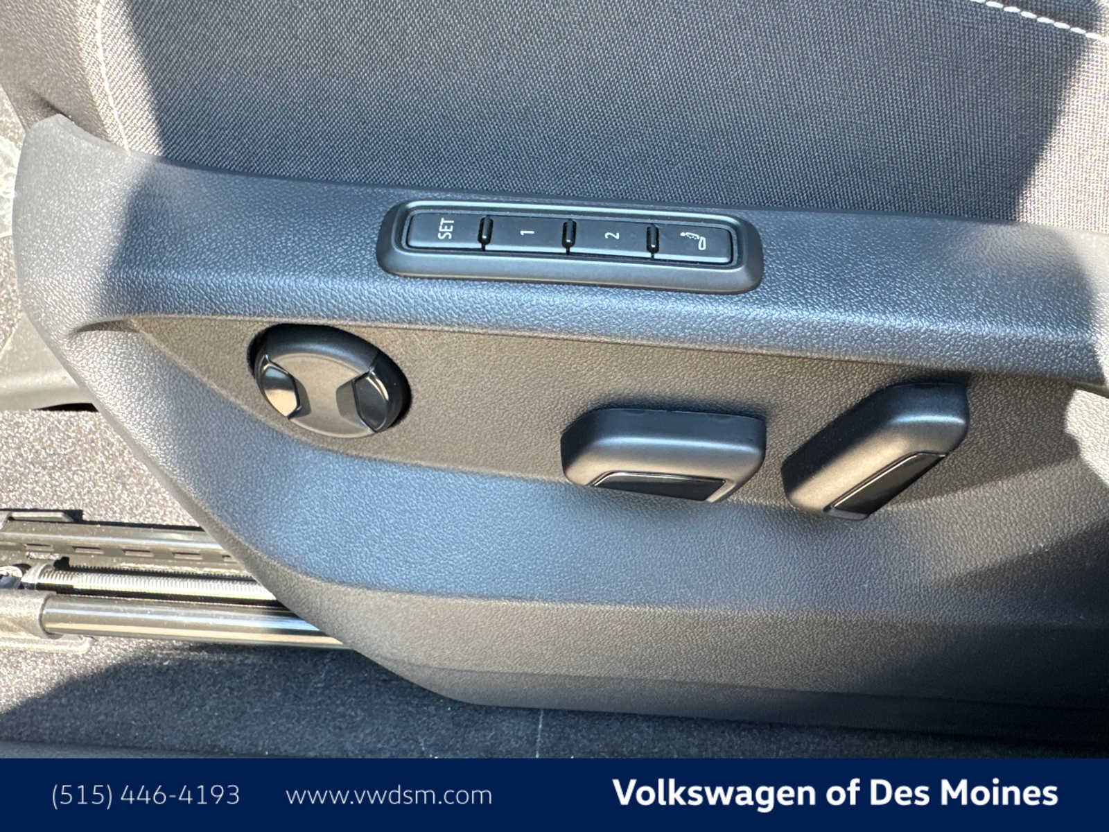 2025 Volkswagen Atlas Cross Sport SEL Premium R-Line photo 20
