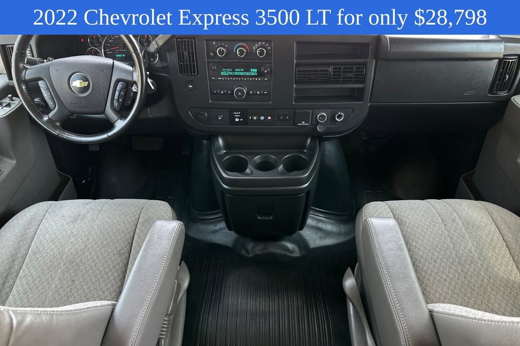 2022 Chevrolet Express Passenger 3500 photo 10