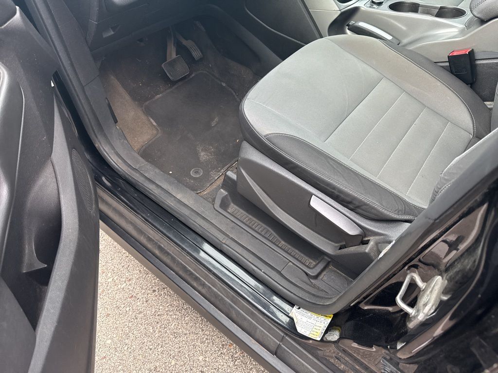 2013 Ford C-Max Hybrid SE photo 13