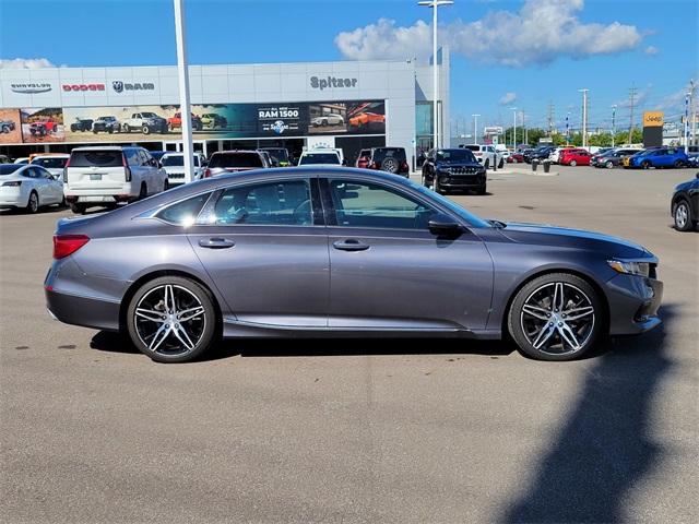 2022 Honda Accord Touring 2.0T photo 4