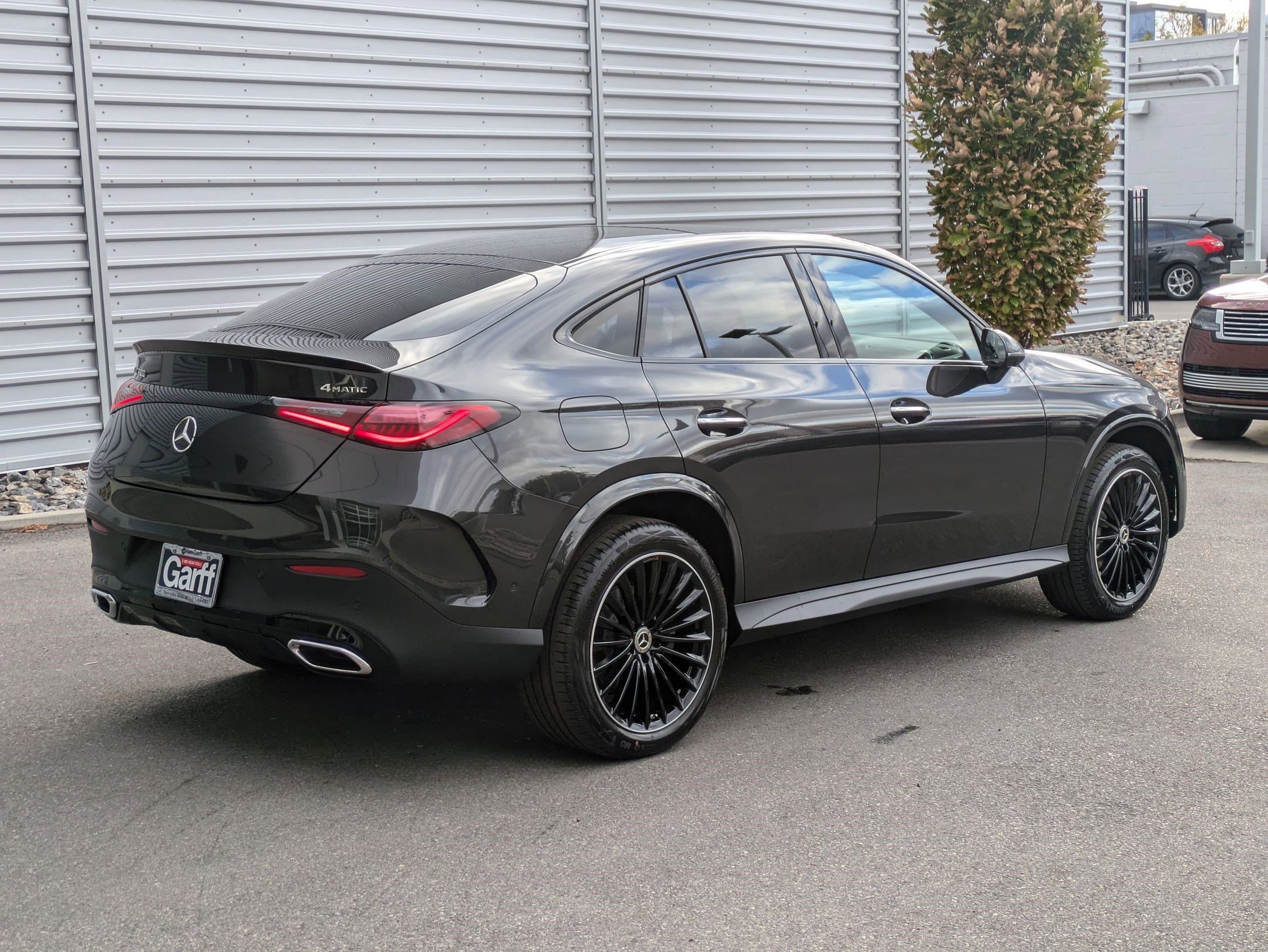 2025 Mercedes Benz GLC 300 photo 3