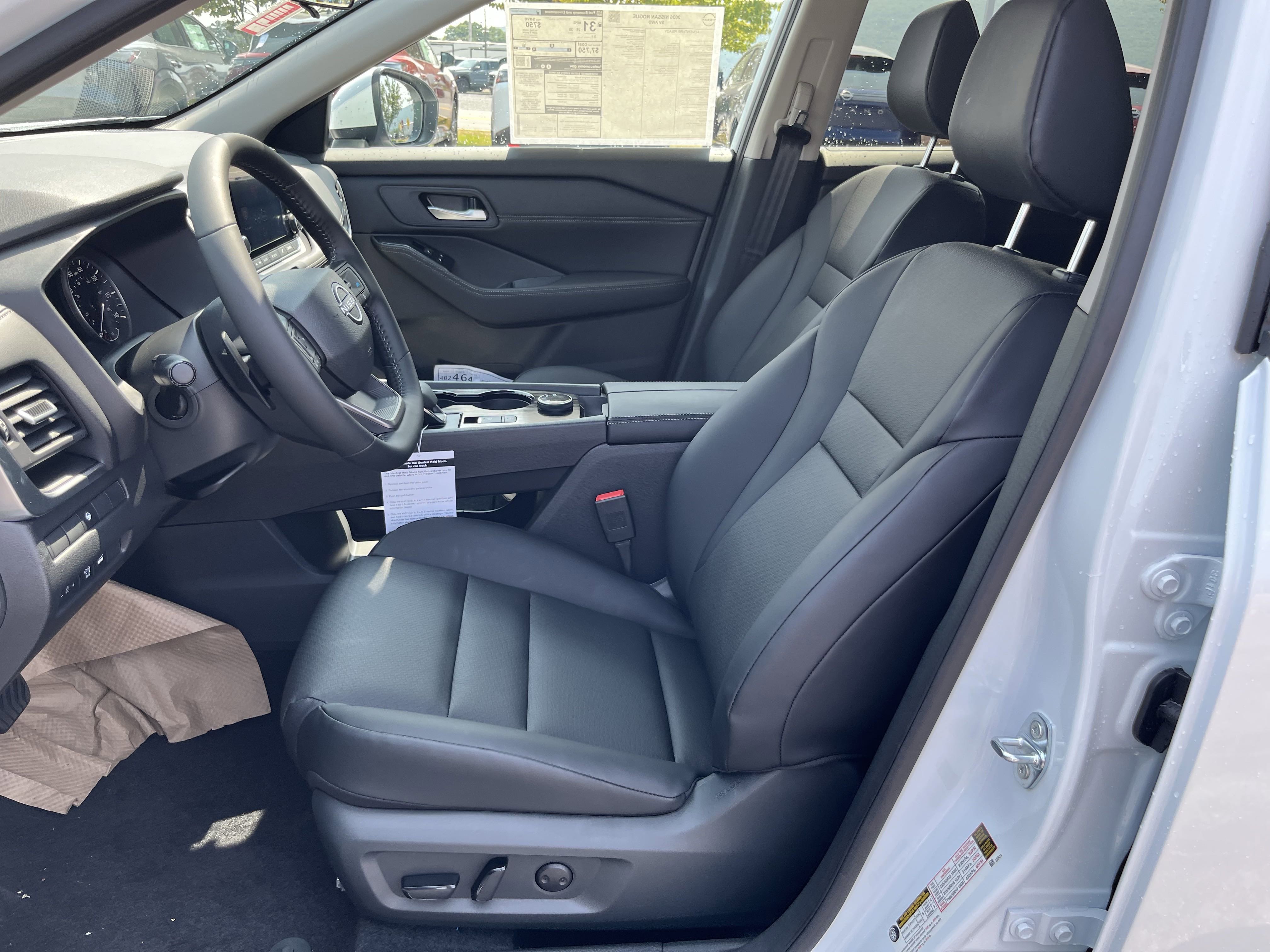 2026 Nissan Rogue SV photo 3