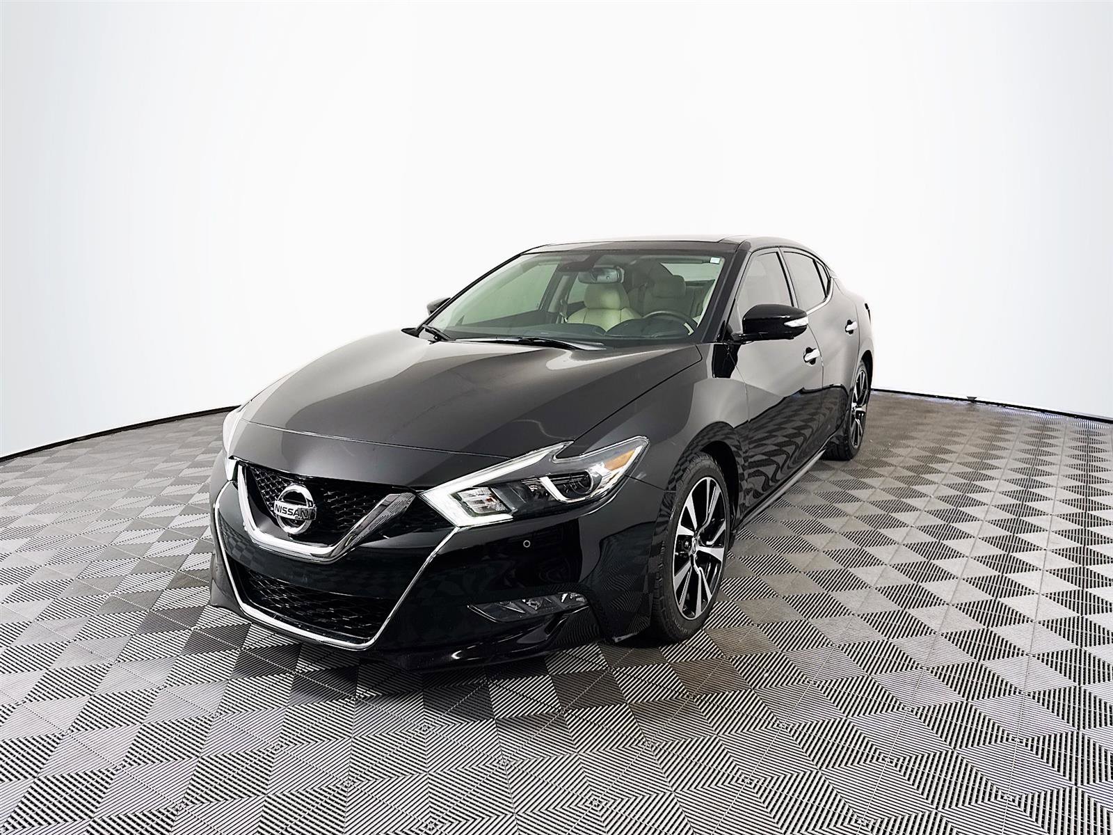 2018 Nissan Maxima Platinum photo 3