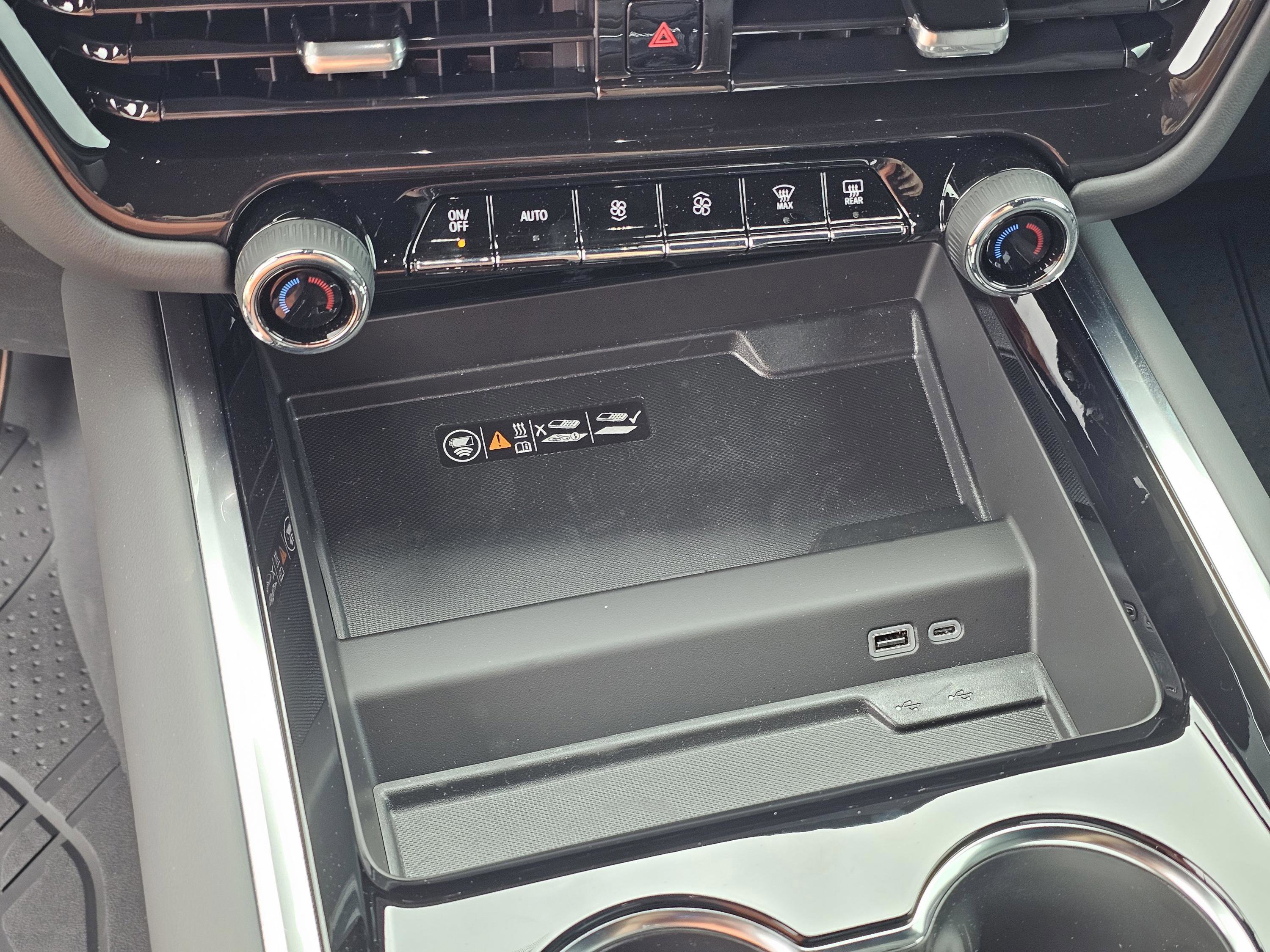 2025 Chevrolet Tahoe RST photo 21