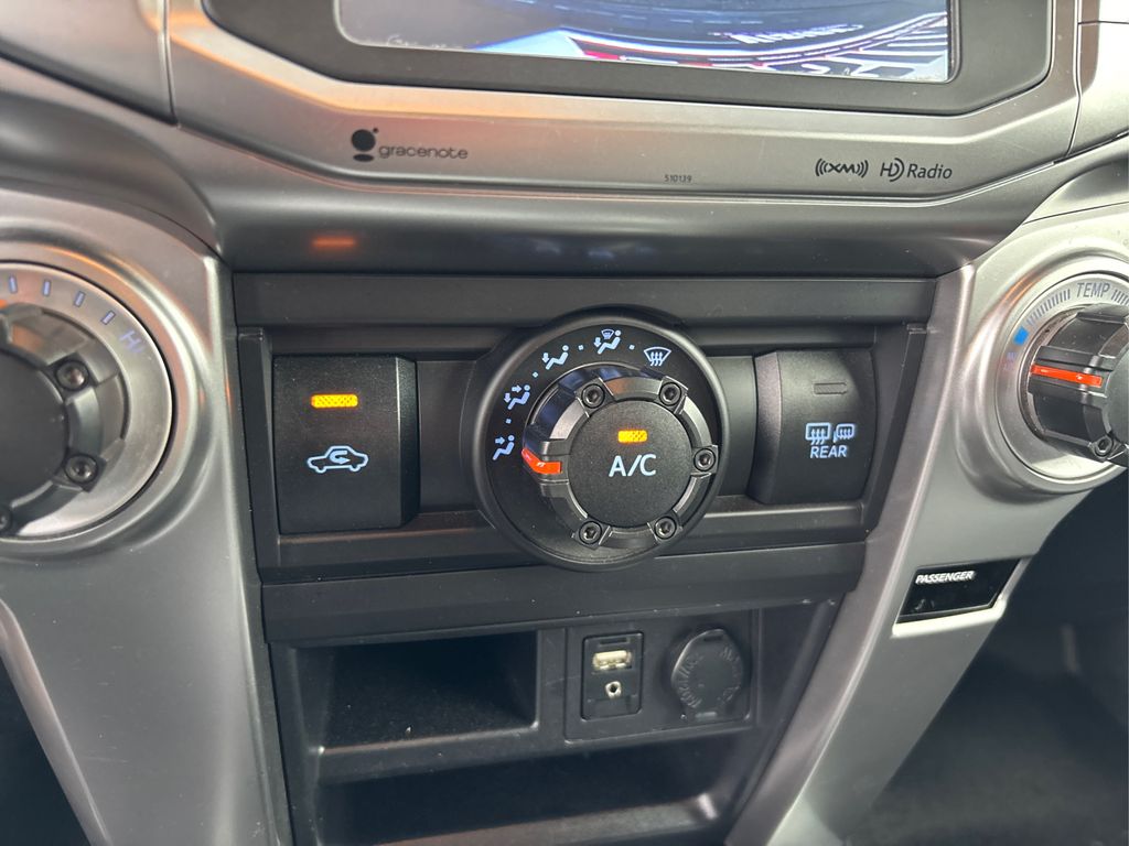 2016 Toyota 4Runner SR5 Premium photo 29