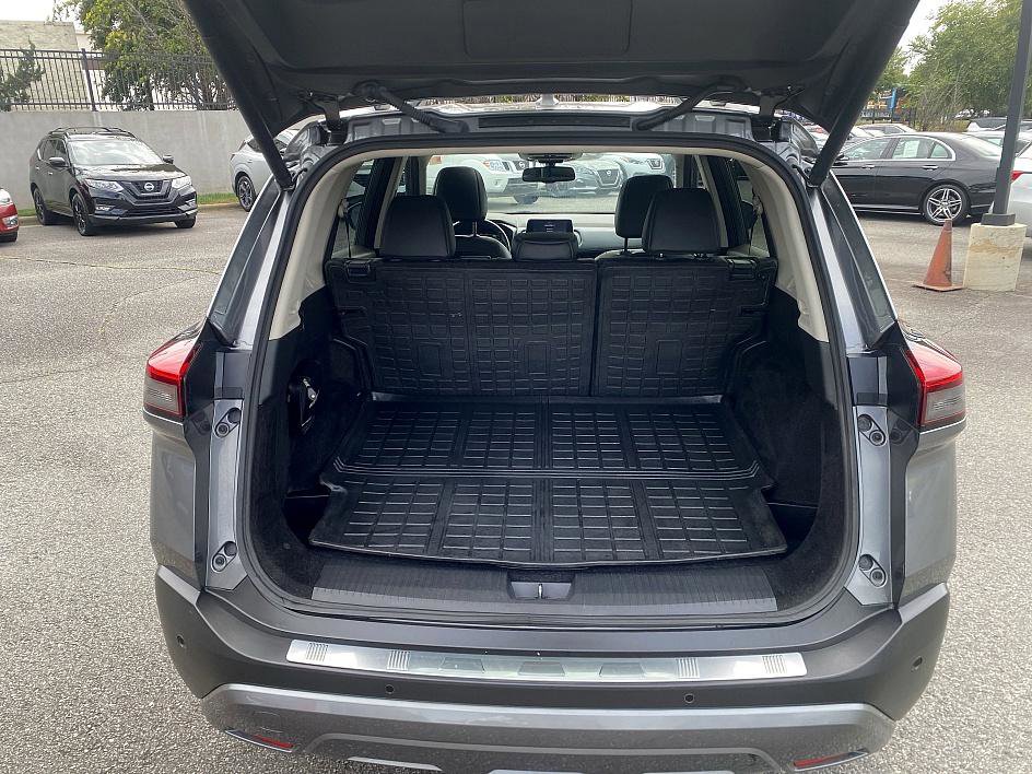 2022 Nissan Rogue SL photo 21