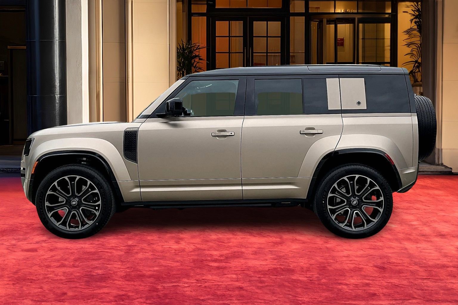 2025 Land Rover Defender 110 photo 2