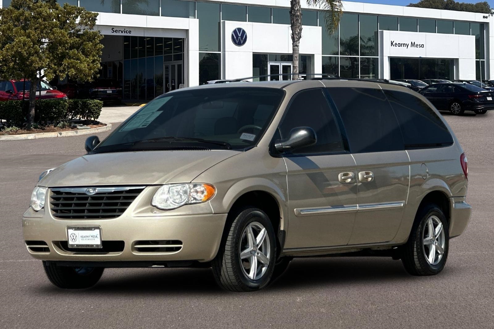 Used 2006 Chrysler Town & Country Touring with VIN 2A4GP54L76R739466 for sale in La Mesa, CA