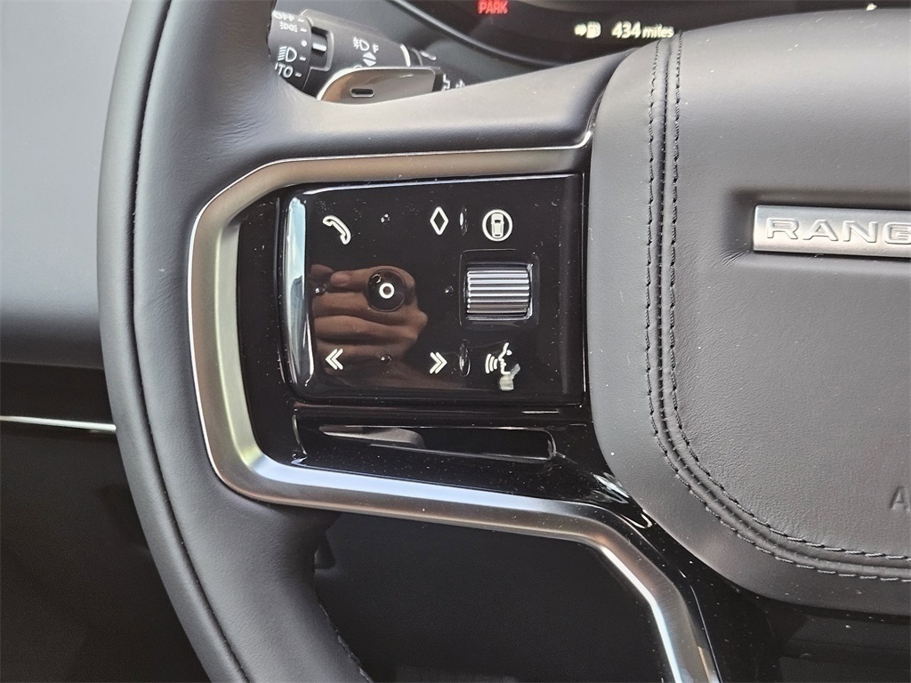2025 Land Rover Range Rover Sport SE photo 22