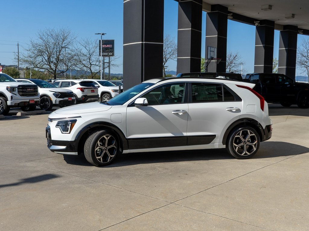 2025 Kia Niro Plug-In Hybrid SX Touring photo 3