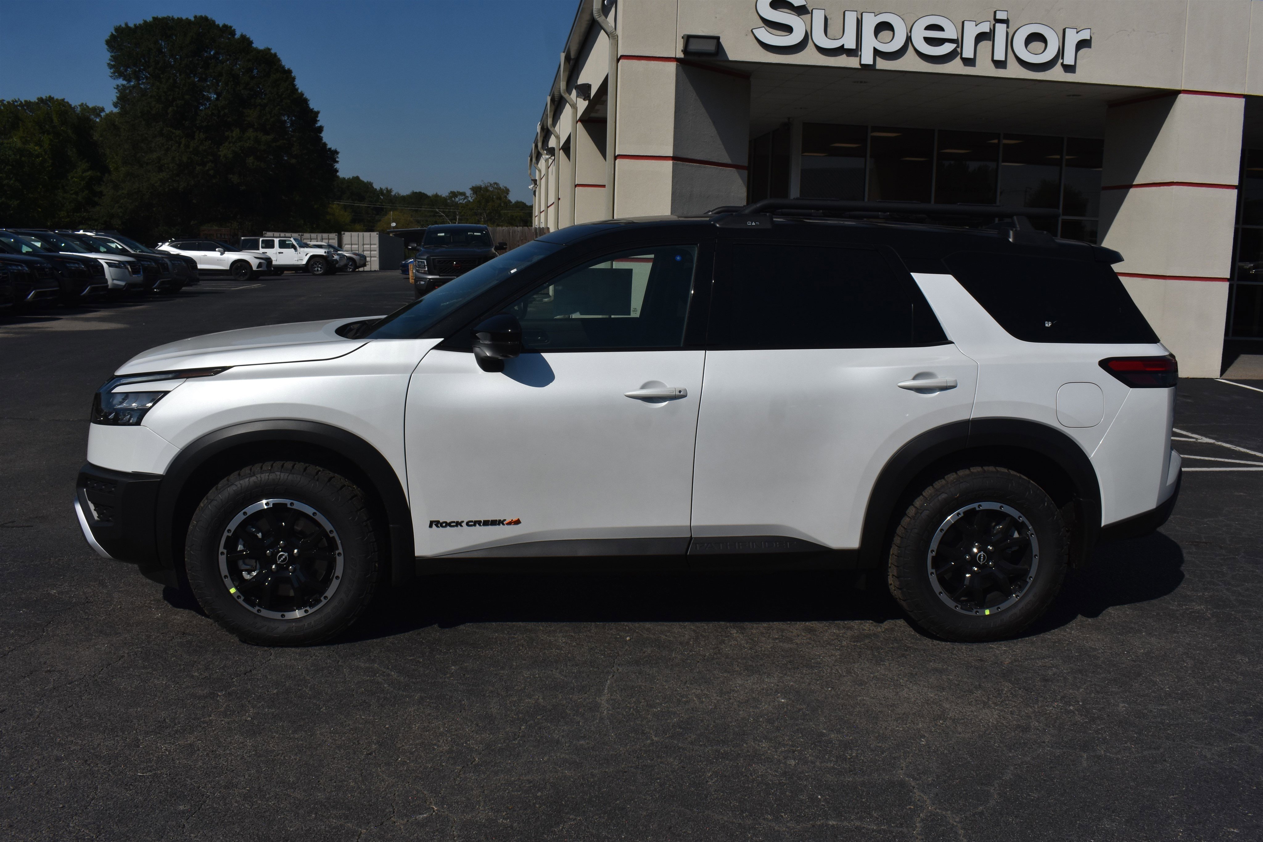 2025 Nissan Pathfinder Rock Creek photo 3
