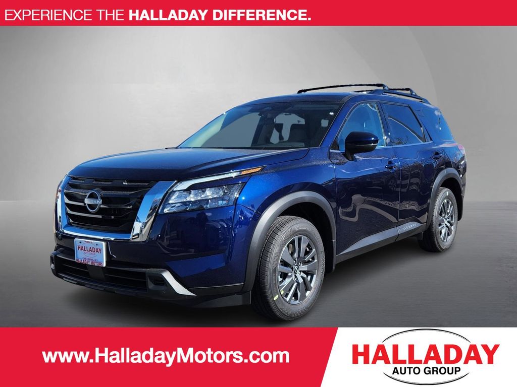 2025 Nissan Pathfinder SV's photo