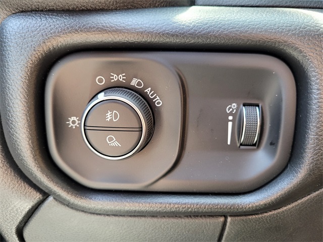 2025 Ram 2500 Tradesman photo 18