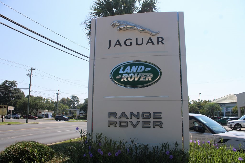 2024 Jaguar XF R-Dynamic AWD photo 9