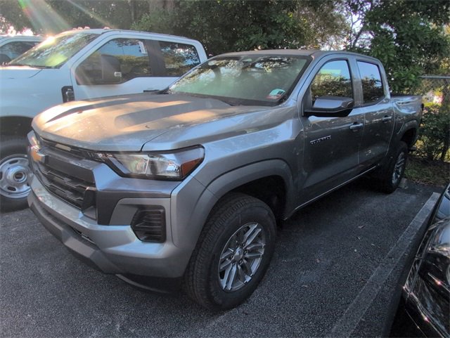 2026 Chevrolet Colorado LT photo 2