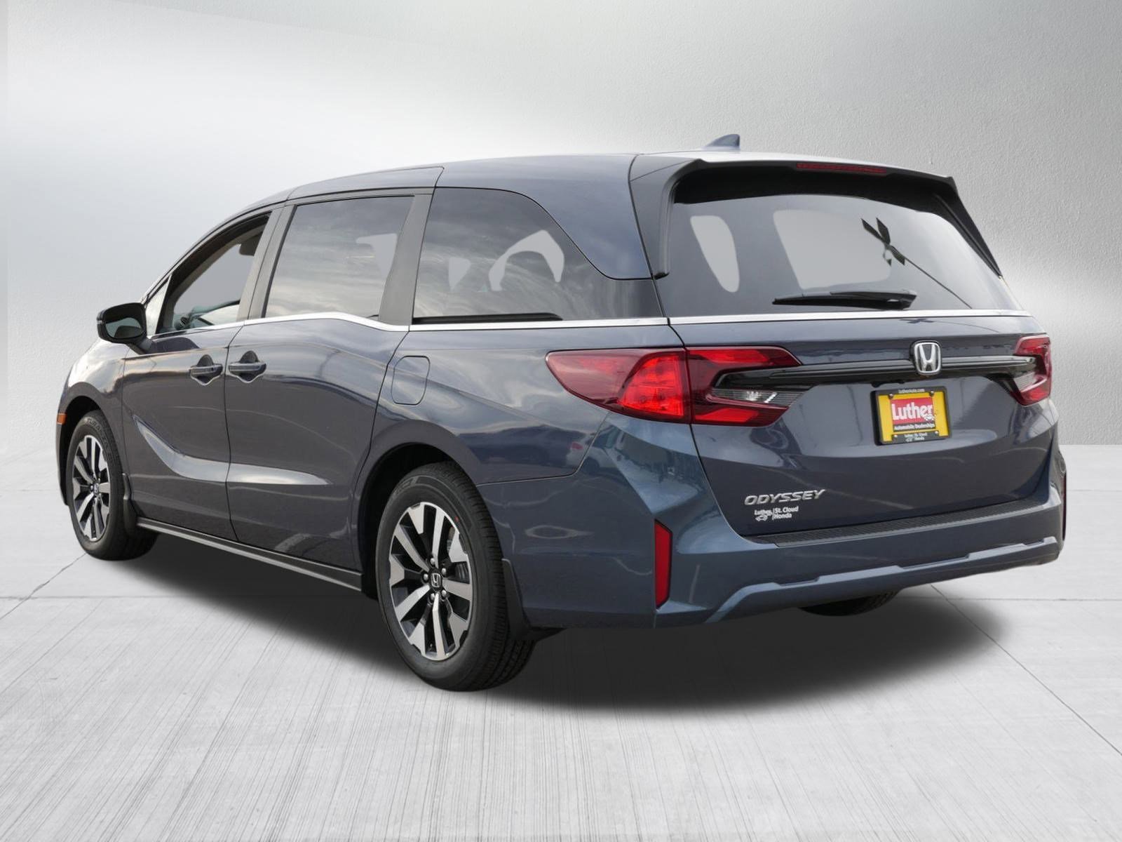2026 Honda Odyssey EX-L photo 3