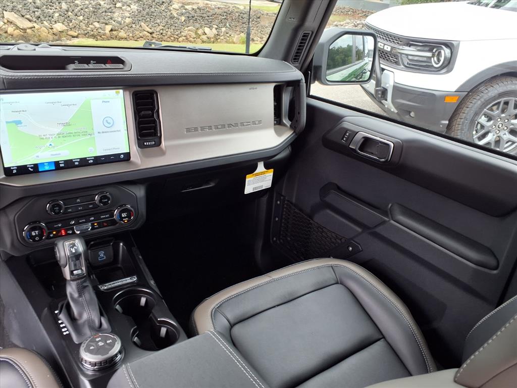 2025 Ford Bronco Outer Banks photo 9