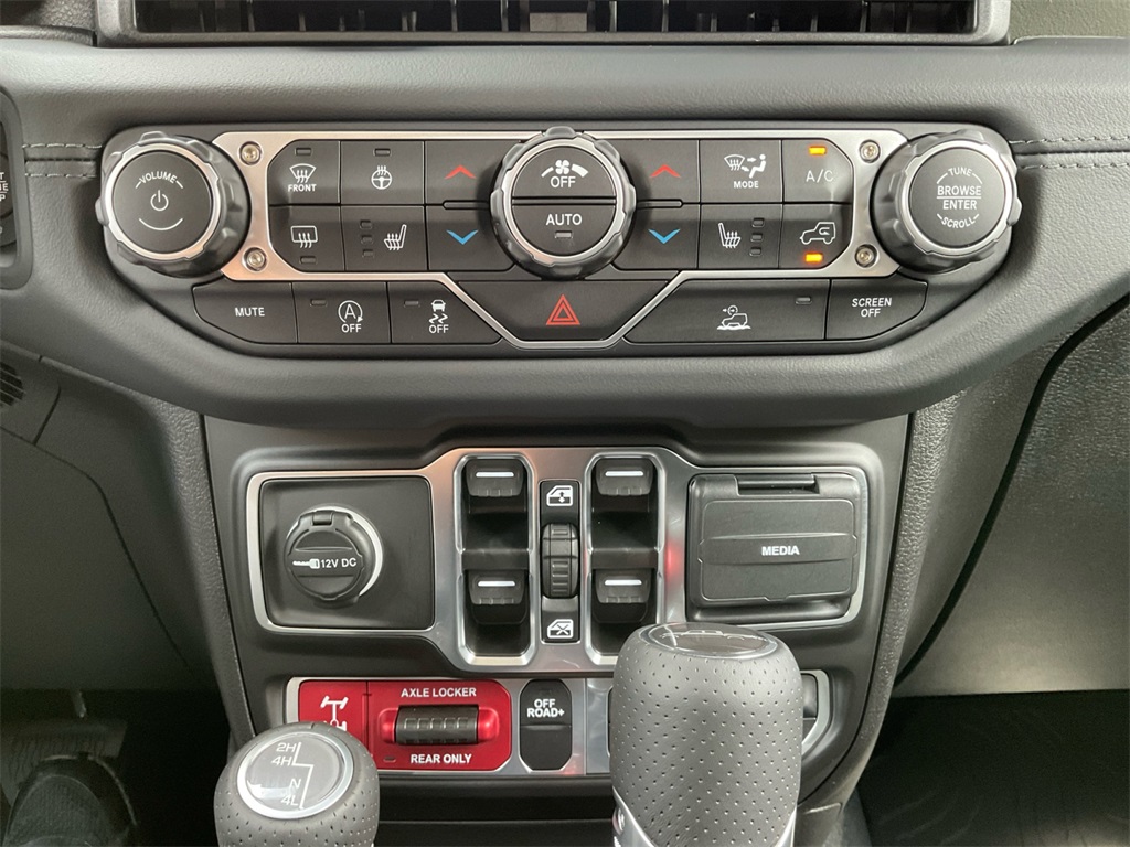 2025 Jeep Gladiator Mojave photo 24