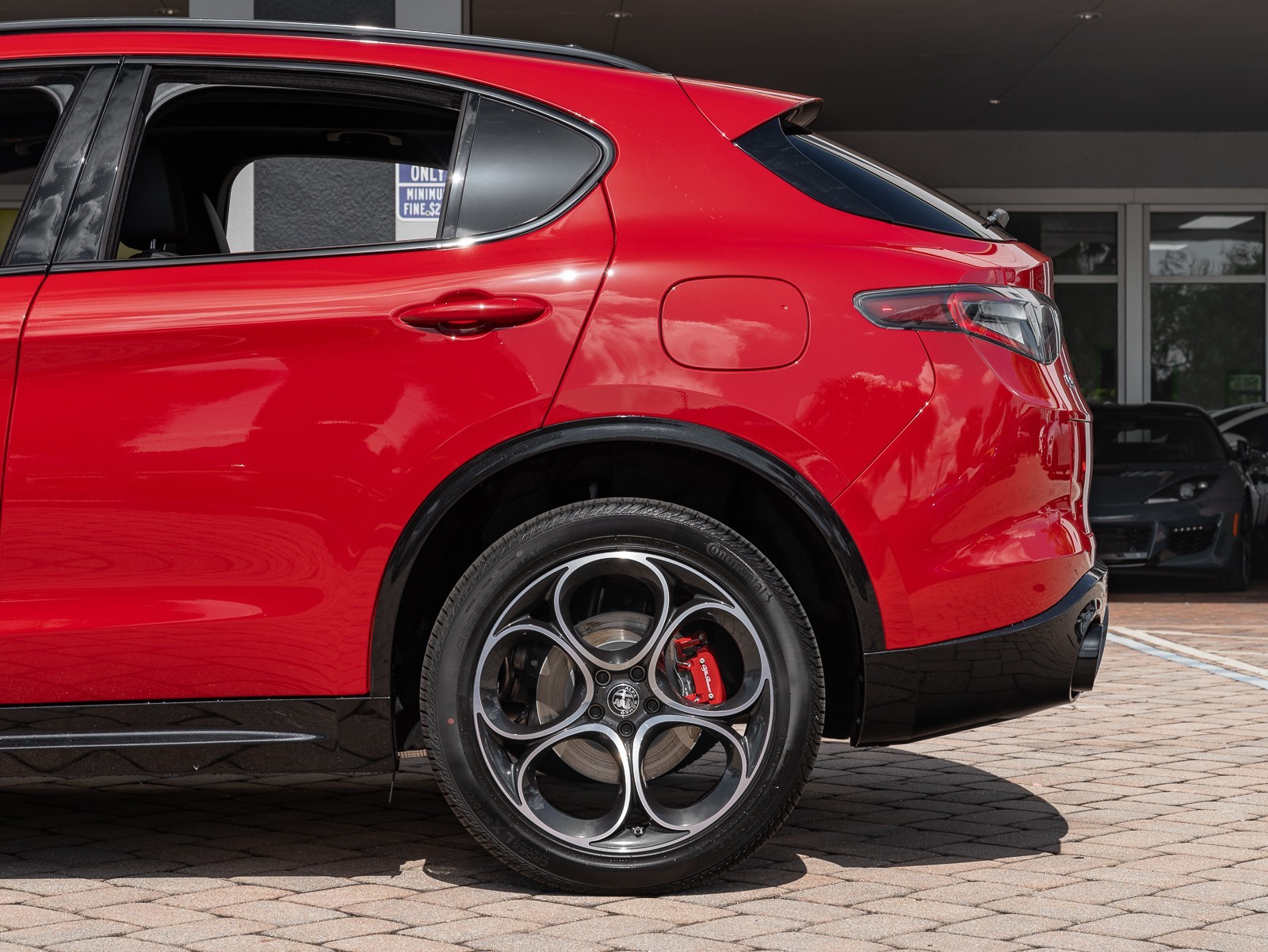 2024 Alfa Romeo Stelvio photo 26