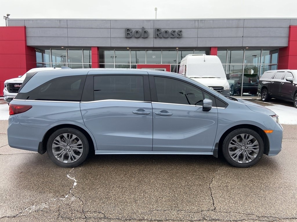 2025 Honda Odyssey Touring's photo