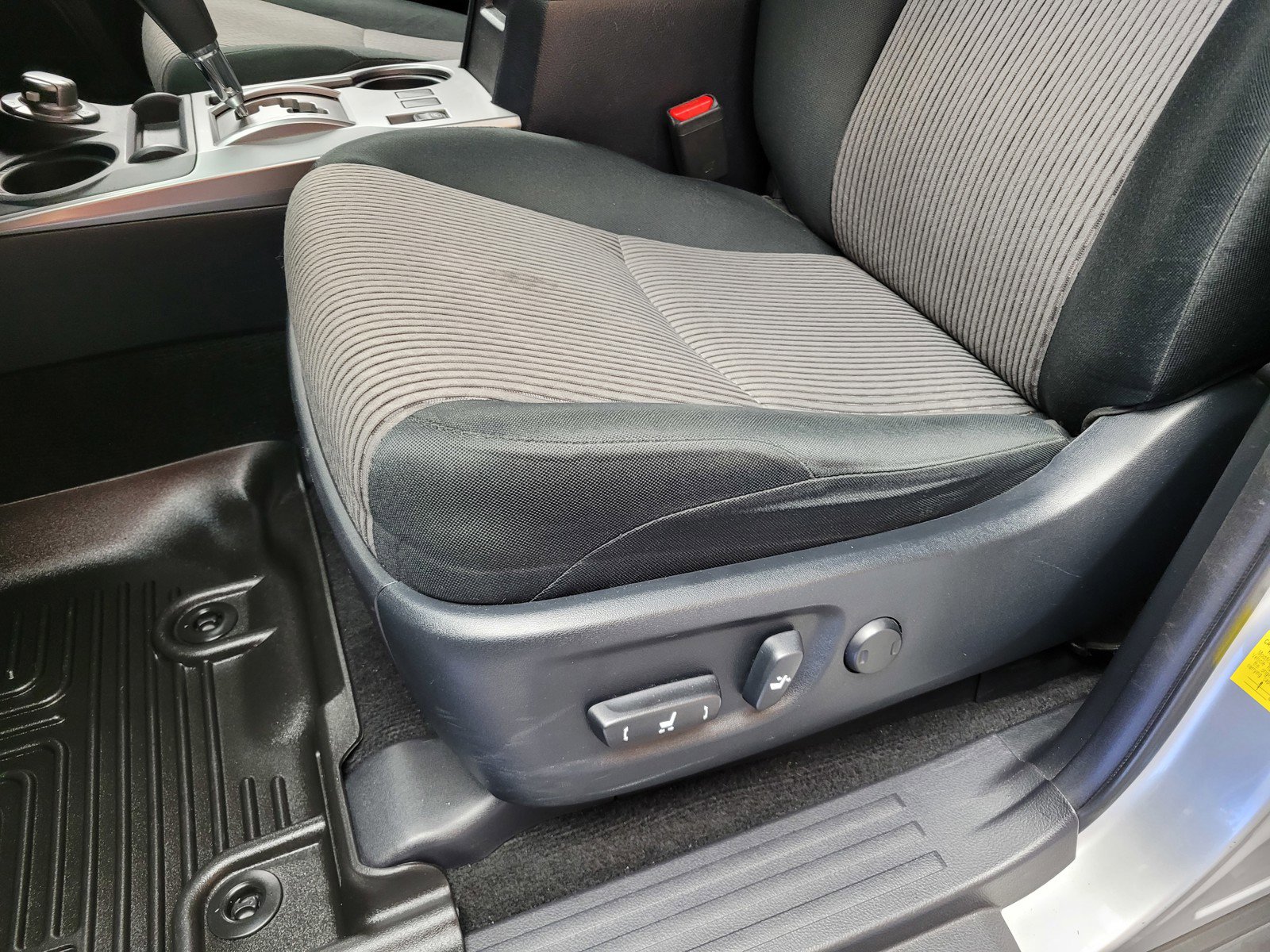2022 Toyota 4Runner SR5 photo 16