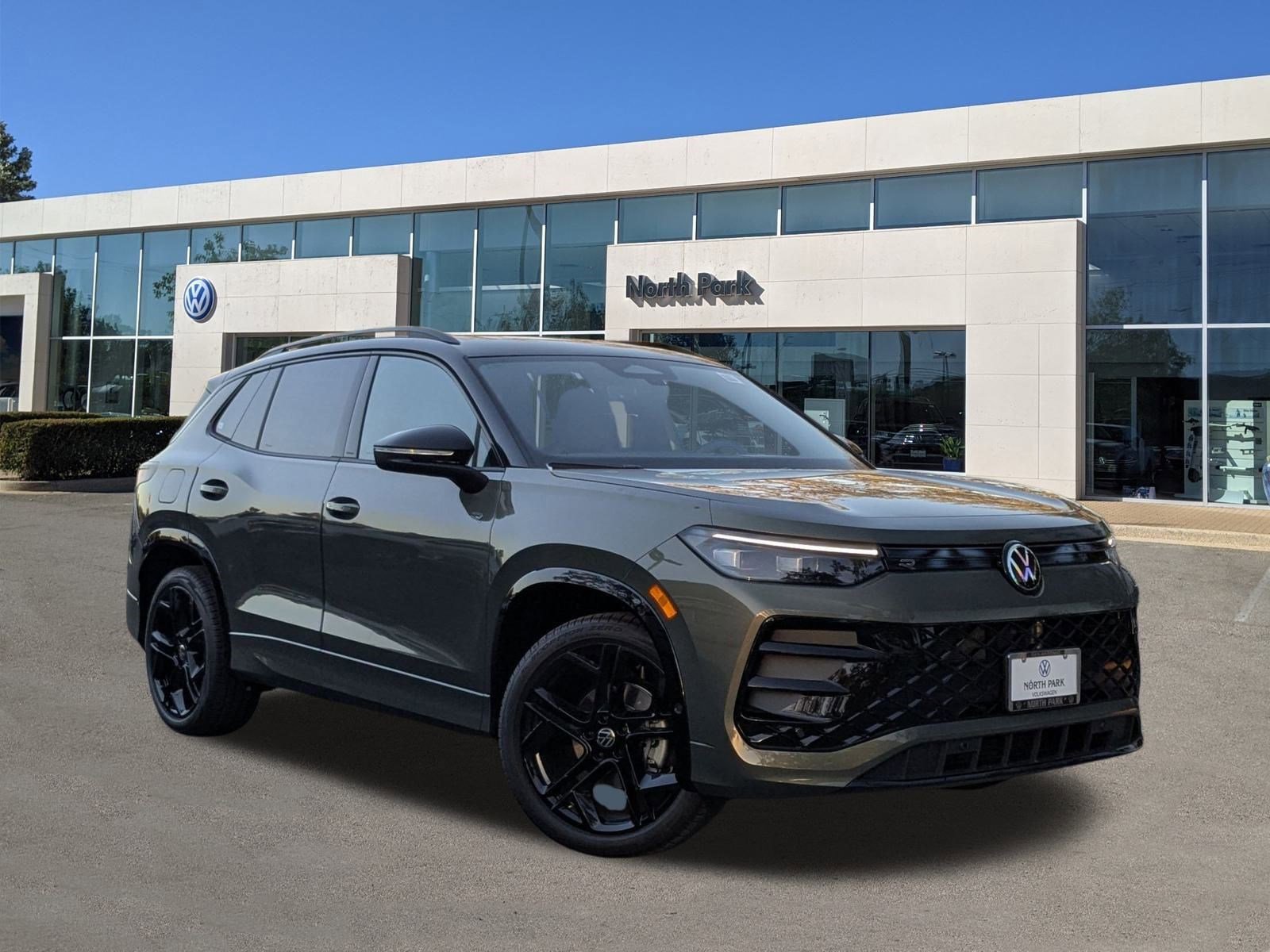 2026 Volkswagen Tiguan SE R-LINE BLACK's photo