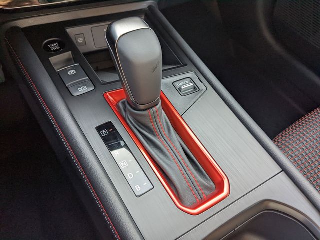 2025 Nissan Kicks SR photo 21