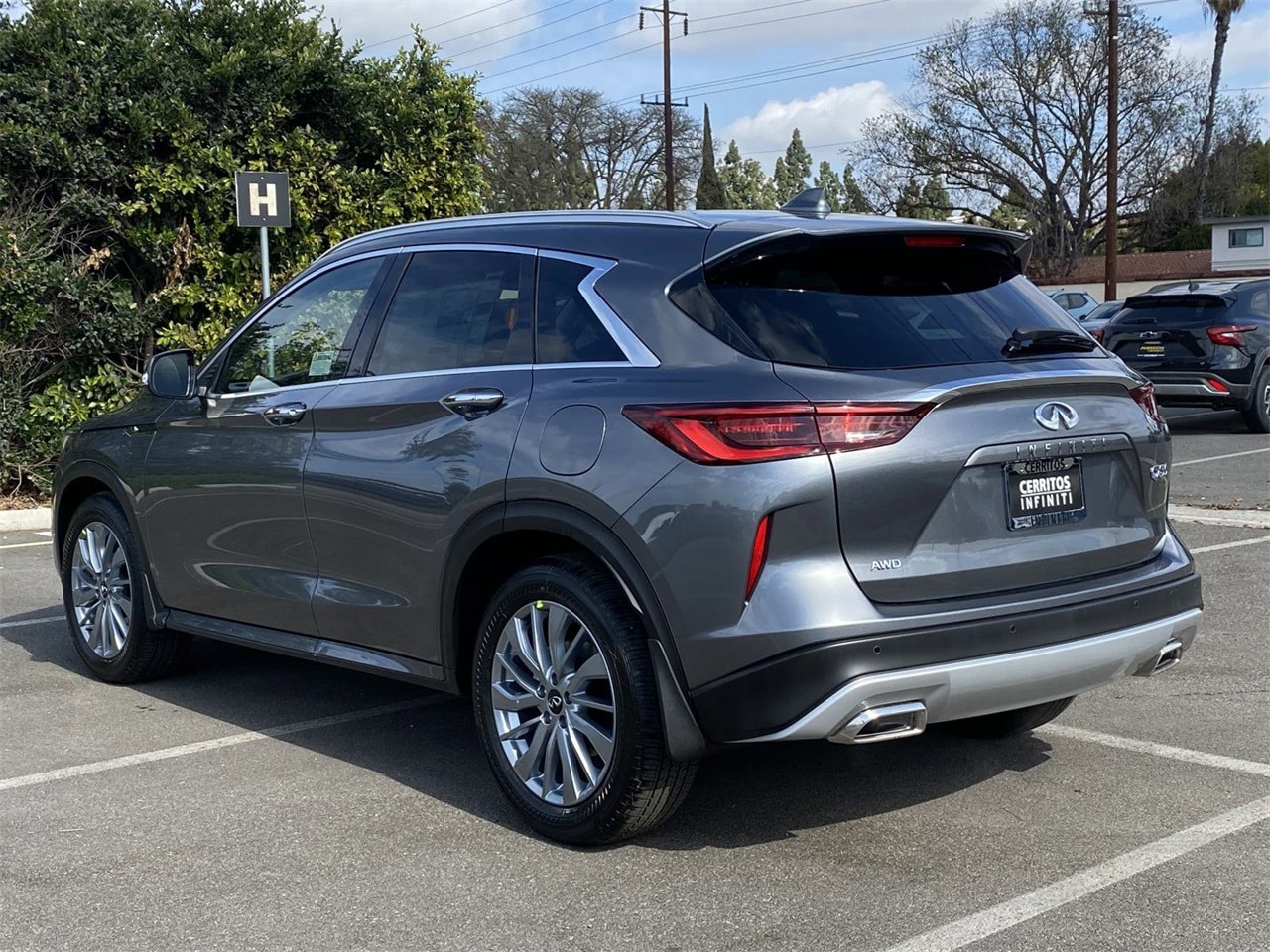 2025 Infiniti QX50 Luxe AWD photo 4