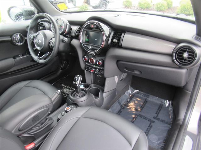 2020 Mini Cooper 2 Door Hardtop Oxford Edition photo 10