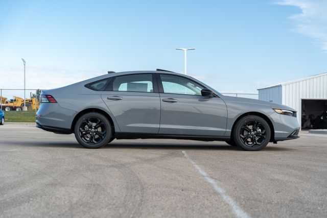 2025 Honda Accord SE photo 8