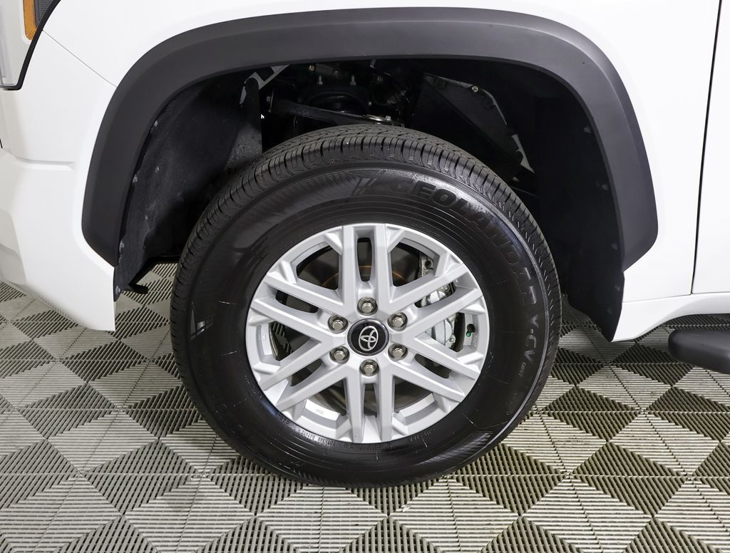 2025 Toyota Tundra SR5 photo 5