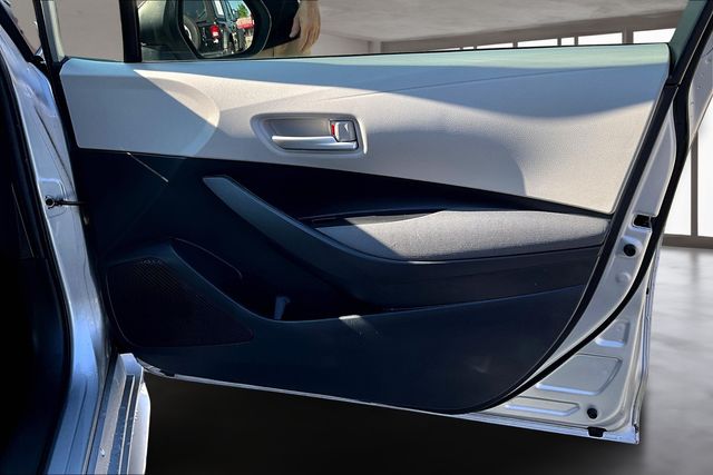 2021 Toyota Corolla LE photo 13