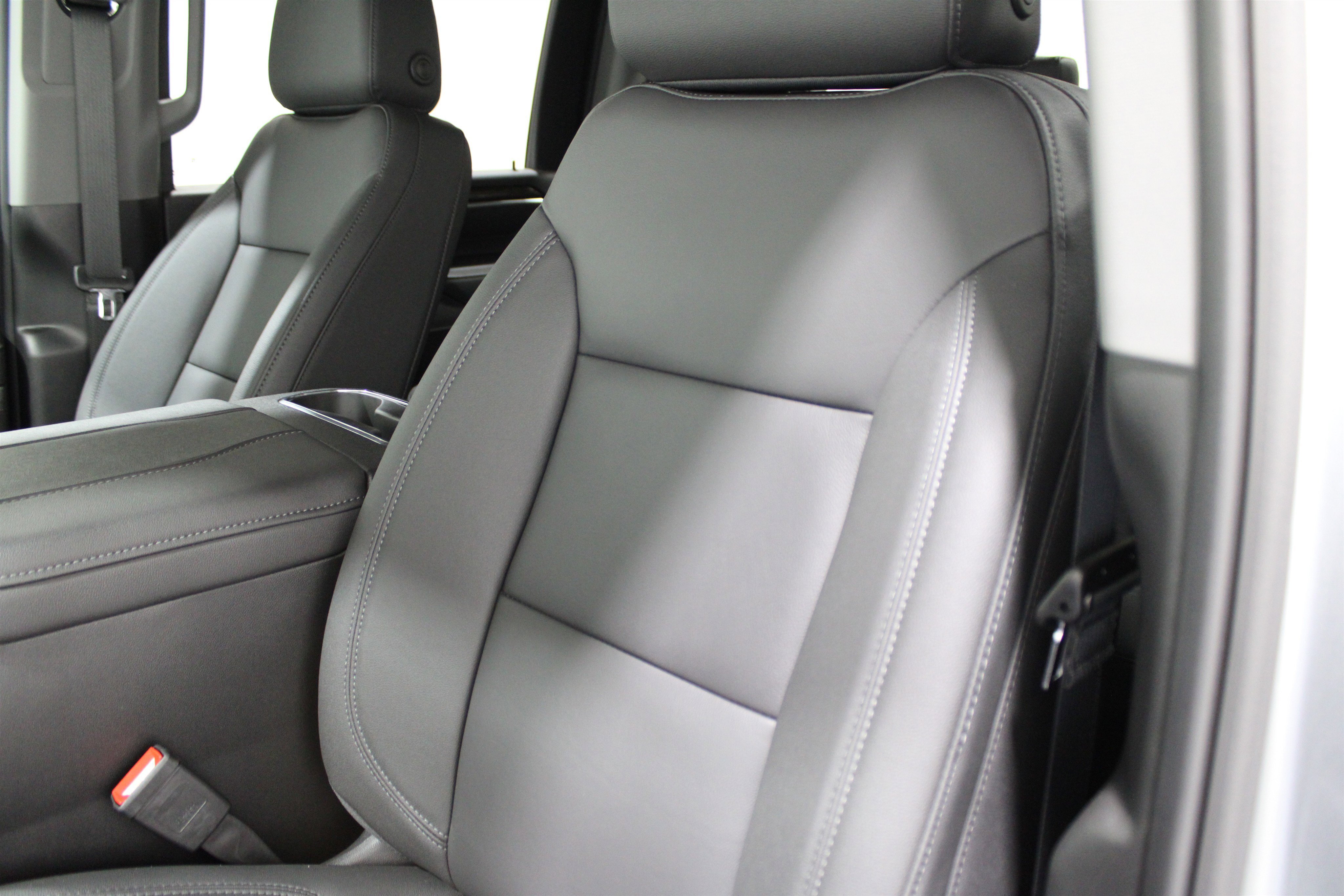 2026 Chevrolet Silverado 3500HD LT photo 4