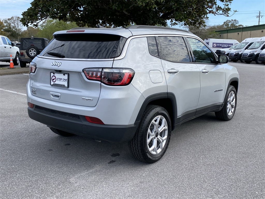 2025 Jeep Compass Latitude photo 5