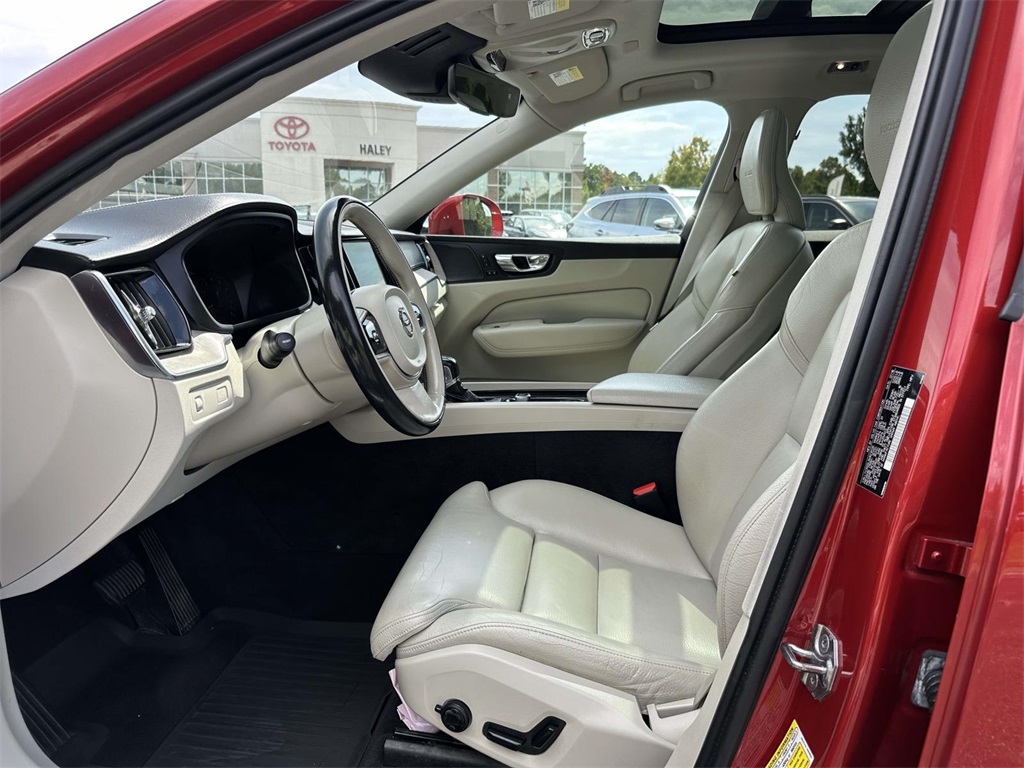 2019 Volvo XC60 T5 Inscription photo 15