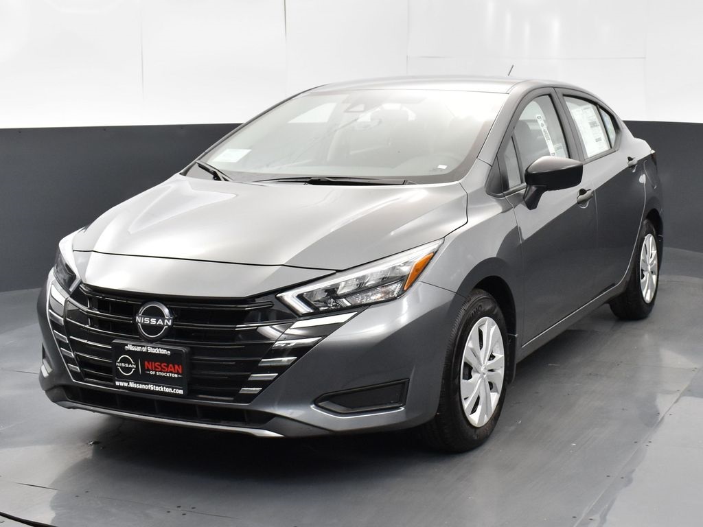 2025 Nissan Versa 1.6 S photo 2