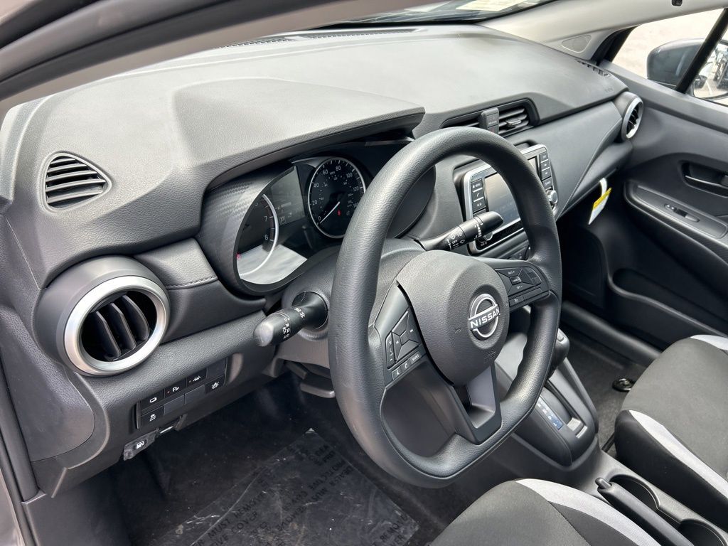 2025 Nissan Versa S photo 14