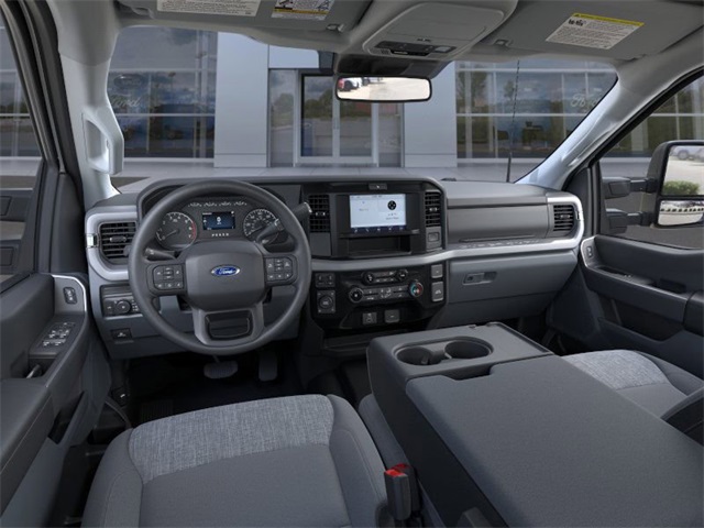 2025 Ford F-350 XLT photo 9