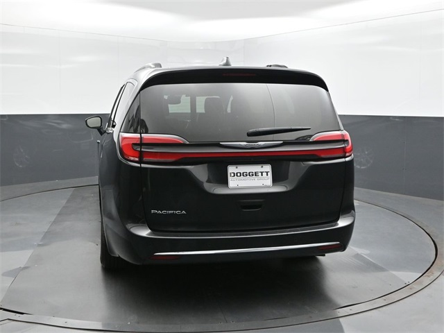 2022 Chrysler Pacifica Touring L photo 7