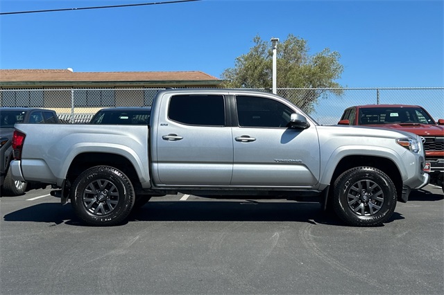 2023 Toyota Tacoma SR5 photo 3