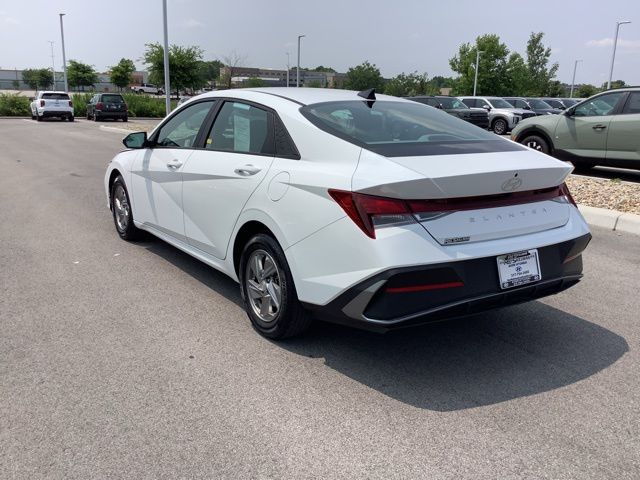 2024 Hyundai Elantra SE photo 8