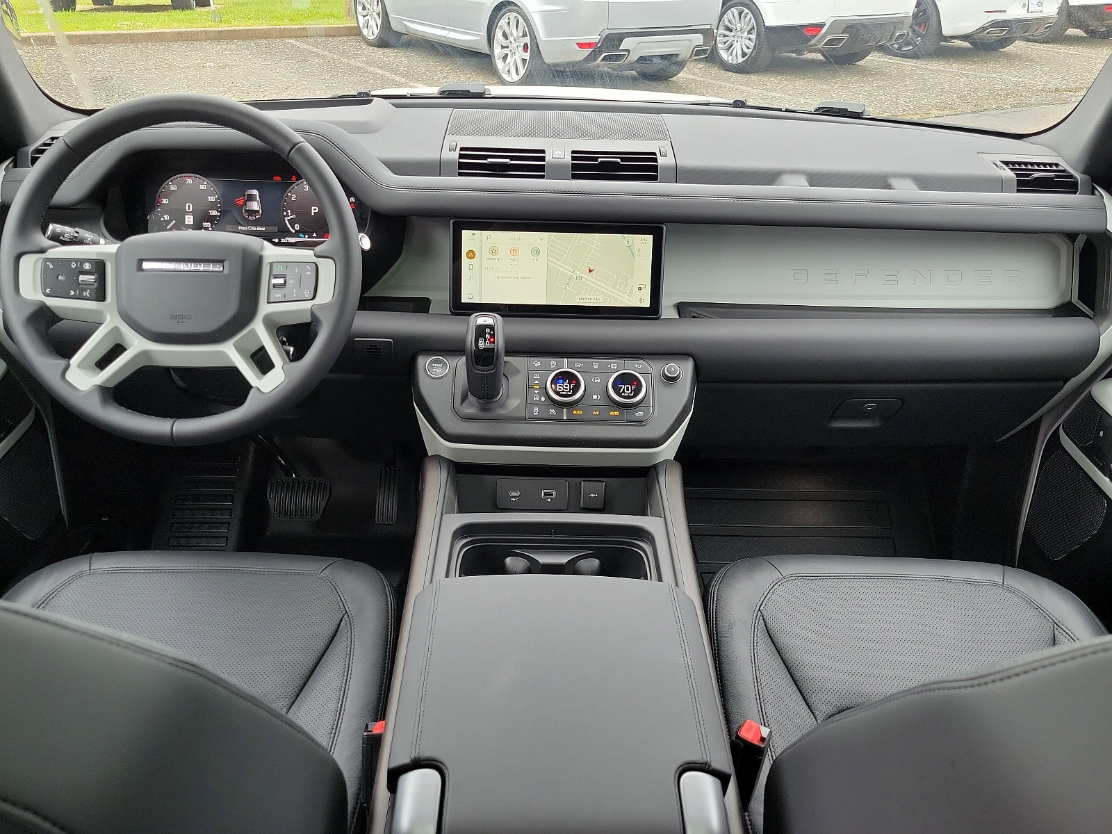 2024 Land Rover Defender 110 SE photo 11