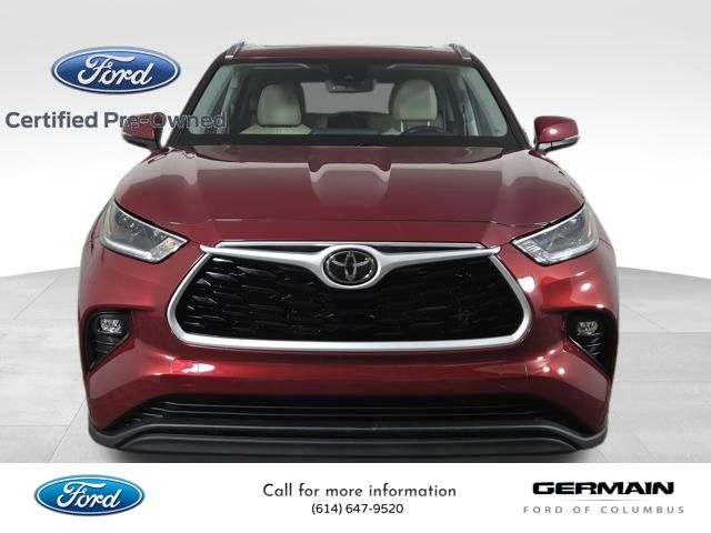2021 Toyota Highlander XLE photo 2