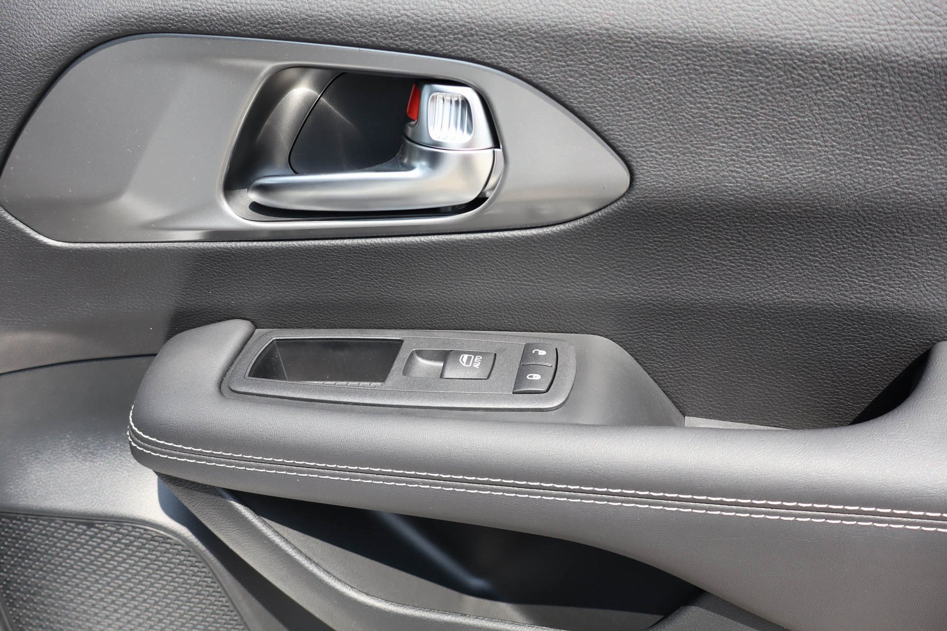 2025 Chrysler Voyager LX photo 30