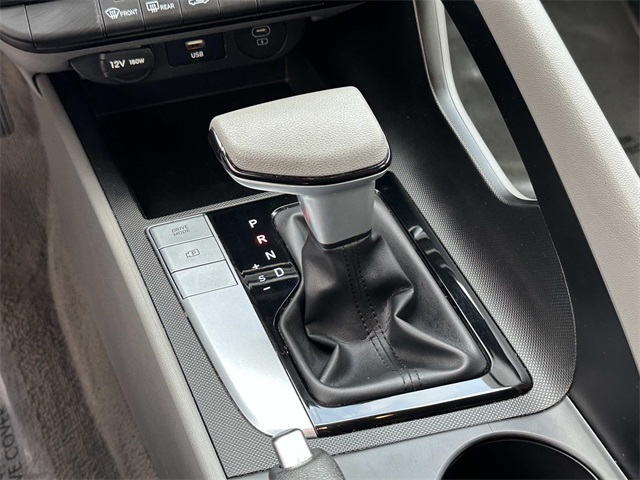 2024 Hyundai Elantra SEL photo 18